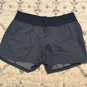 The North Face Aphrodite women’s navy shorts large
